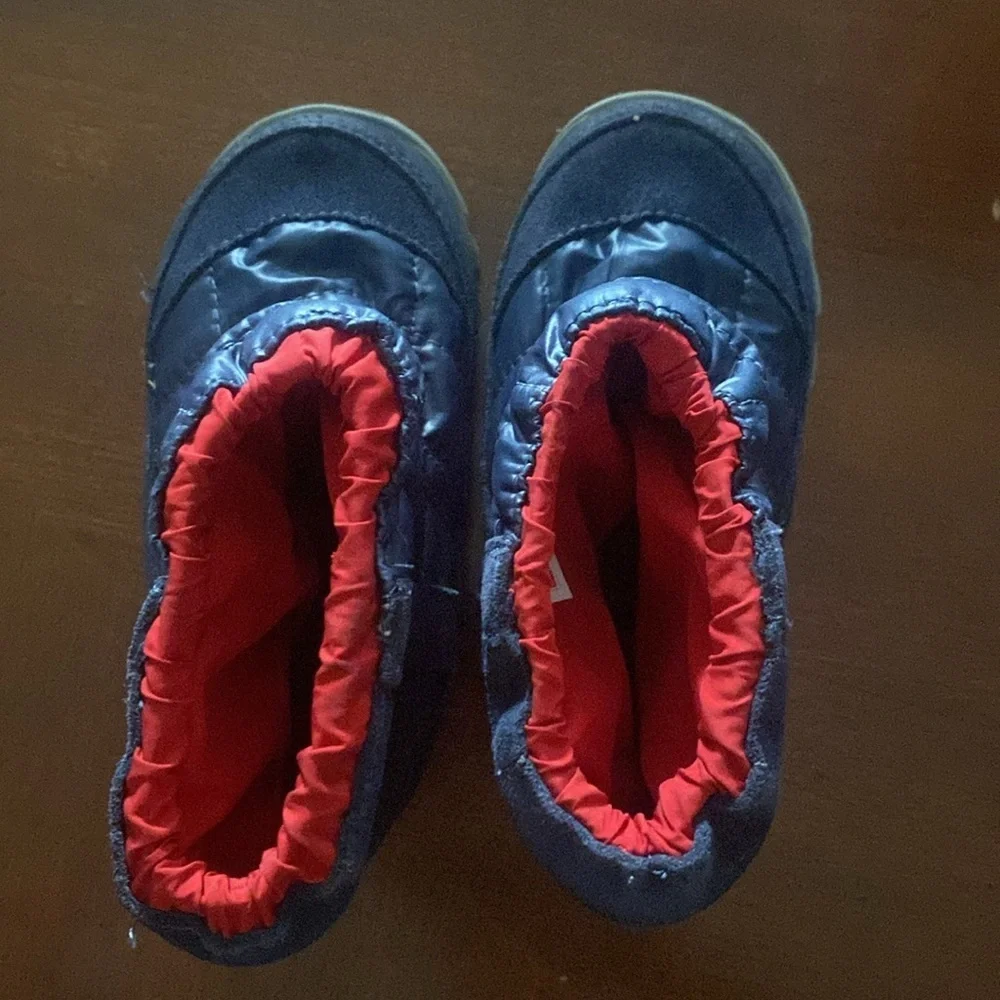 The North face blue boots  toddler size 8